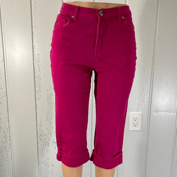*Gloria Vanderbilt  Women's  Pink Cuffed Jean Capri Sz 8 - Picture 1 of 16